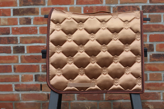 Dressurschabracke Glossy Gold & Black aus Mesh & Satin