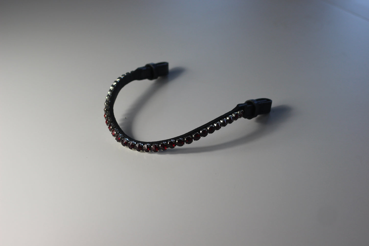 Glitzer Stirnriemen - Schnellverschluss - schwarzes Leder