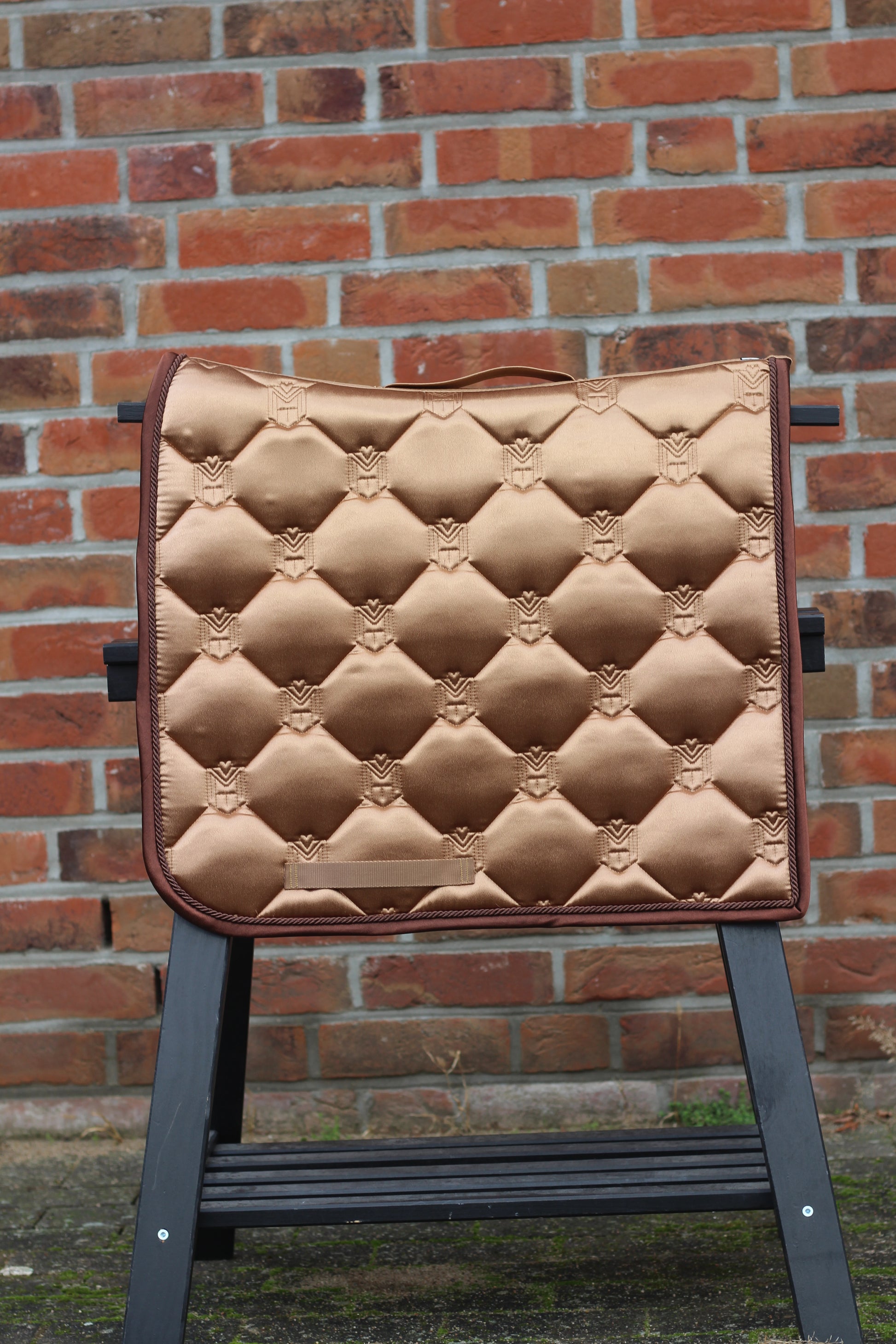 schimmernde schabracke gold