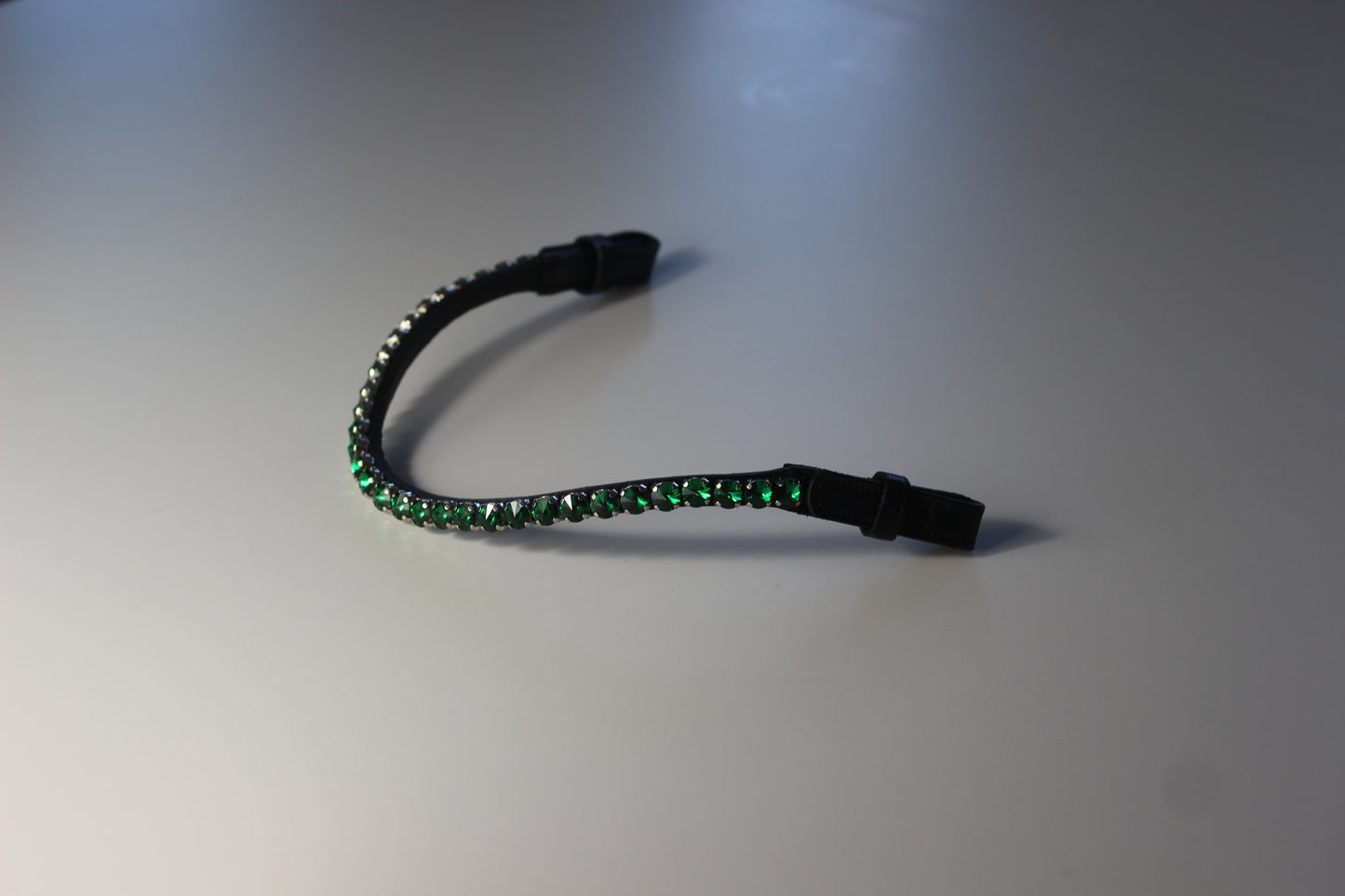 Glitzer Stirnriemen - Schnellverschluss - schwarzes Leder