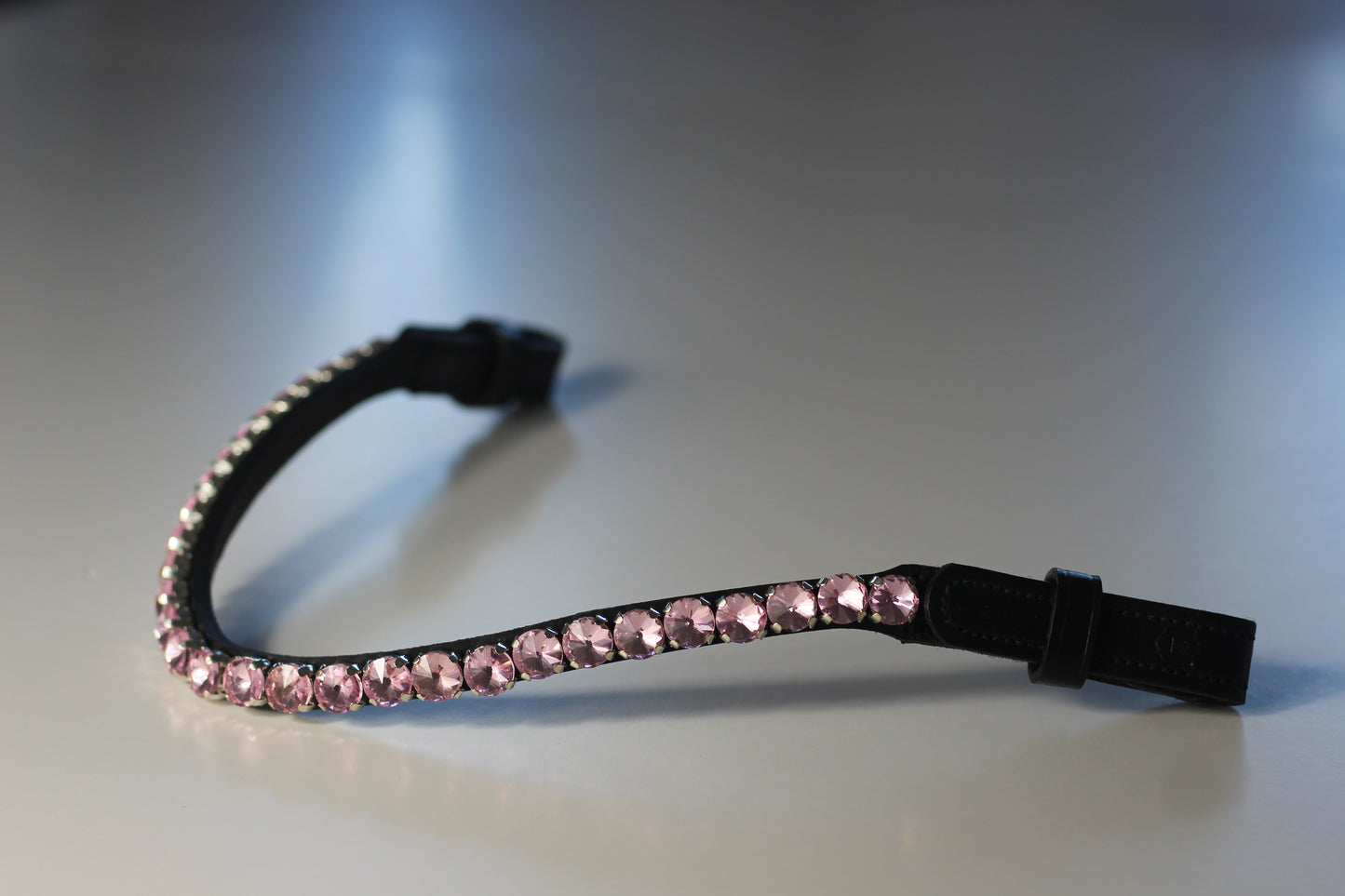 Glitzer Stirnriemen - Schnellverschluss - schwarzes Leder